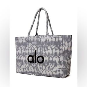 Alo Yoga Shopper Tote, Grey and White Tie Dye, Large